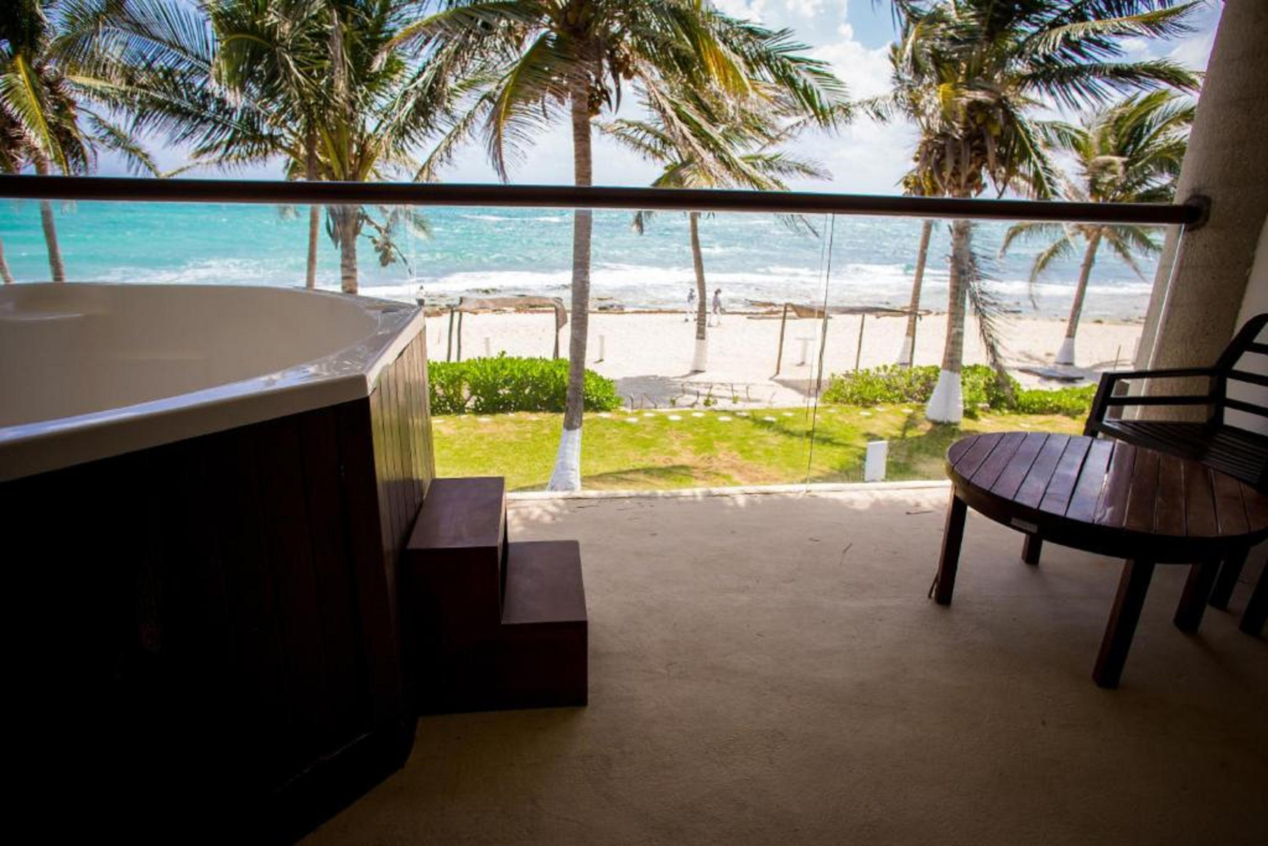Le Reve By Mij - Beachfront Hotel (Adults Only) Playa del Carmen Exterior photo